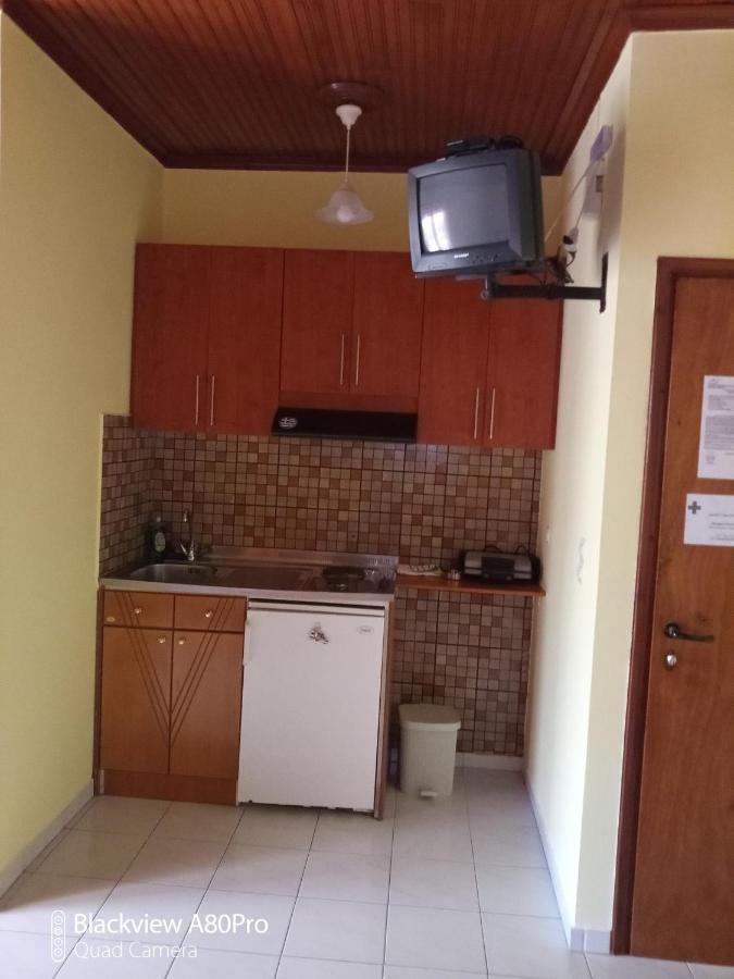 Chryspy Toulatos Studios Poulata Luaran gambar